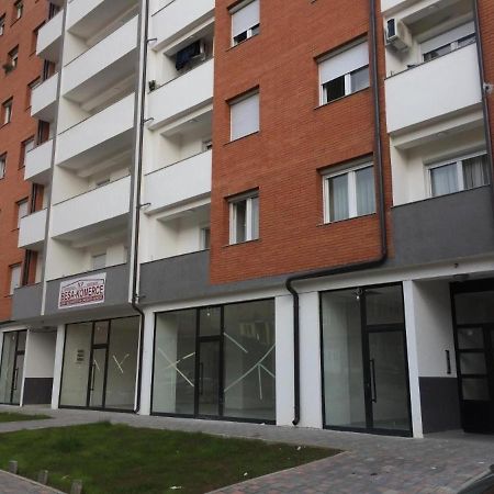 Apartment Guri Priștina Exterior foto