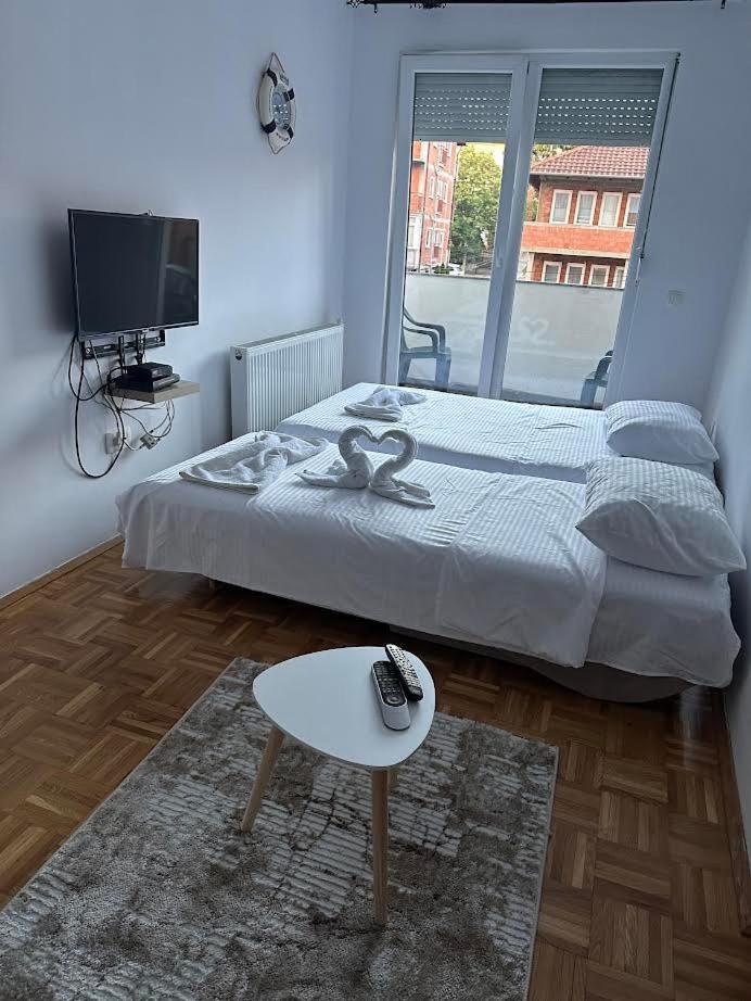 Apartment Guri Priștina Exterior foto