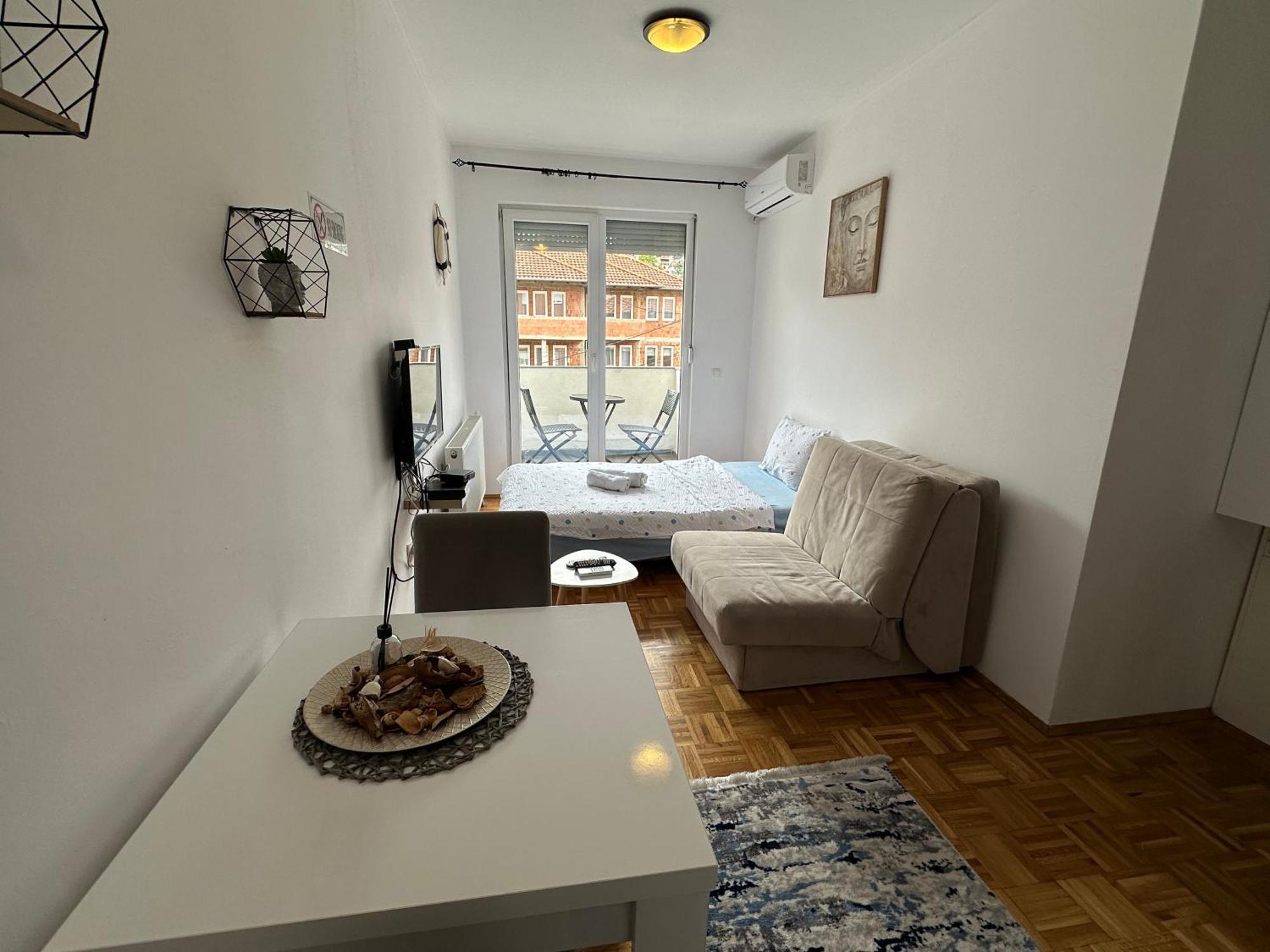 Apartment Guri Priștina Exterior foto