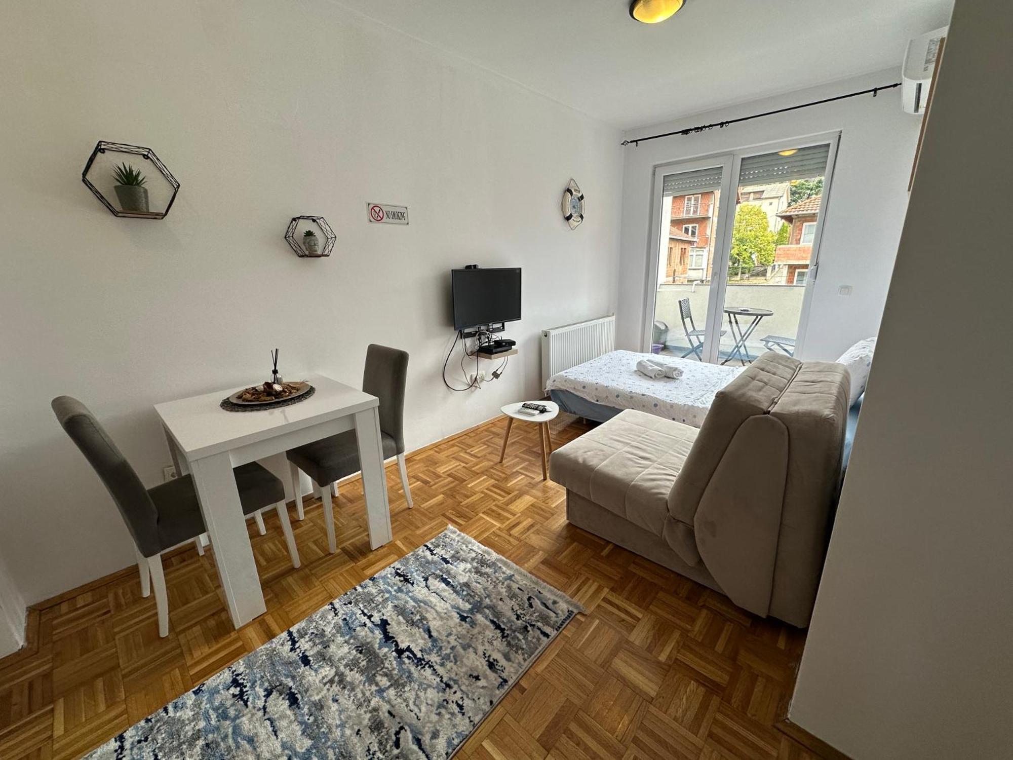 Apartment Guri Priștina Exterior foto